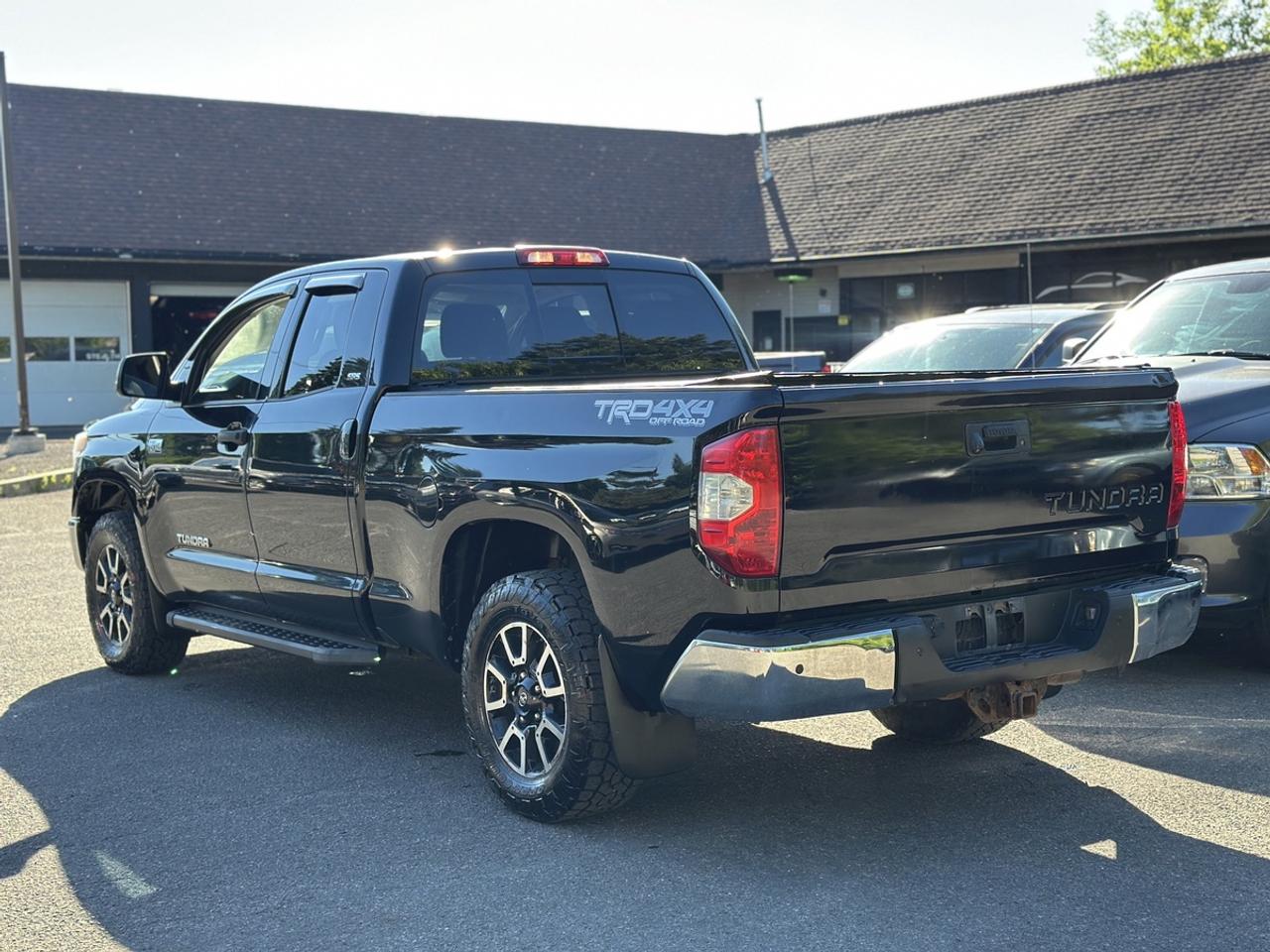 2015 Toyota Tundra SR5 Photo