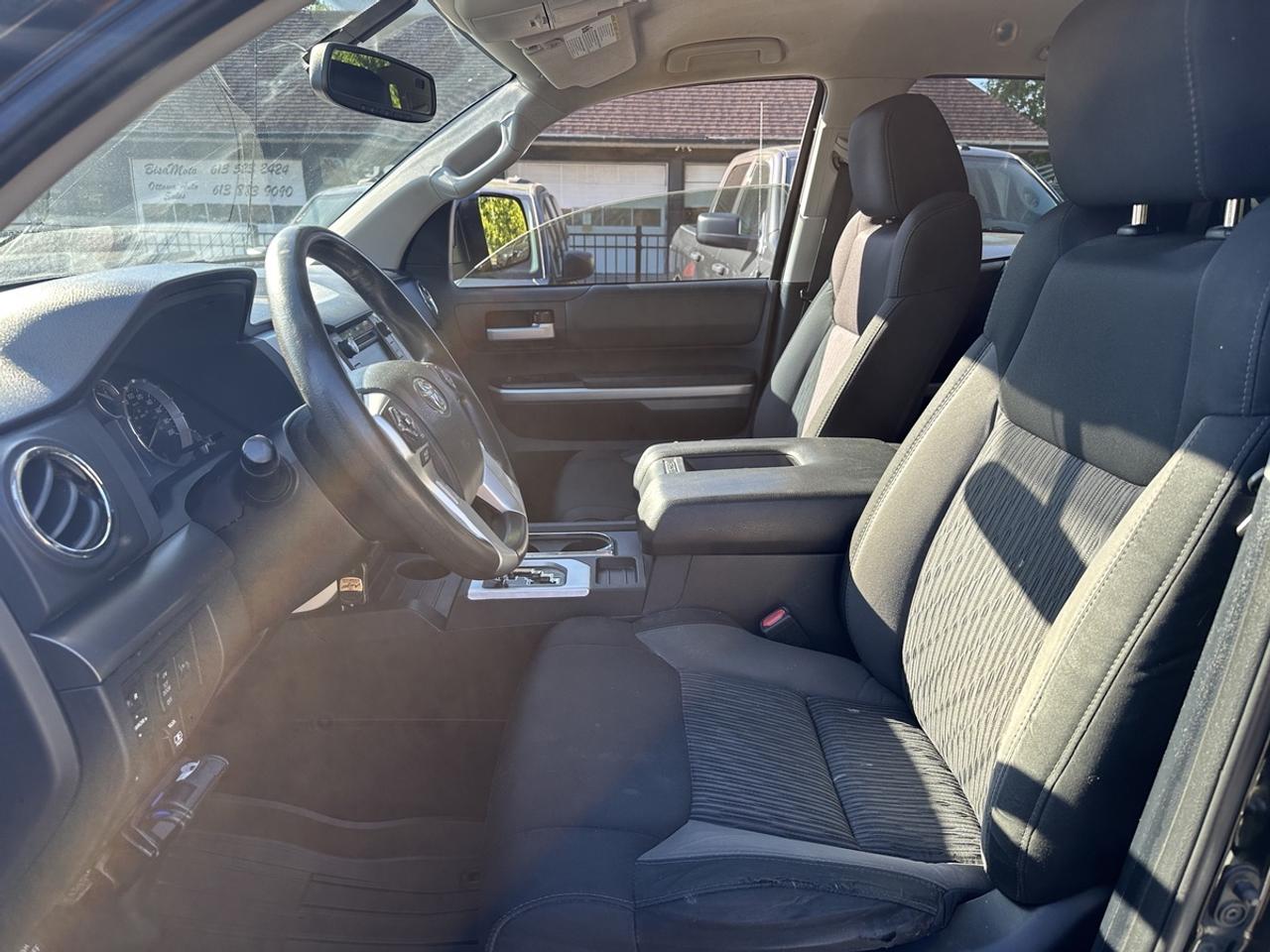 2015 Toyota Tundra SR5 Photo