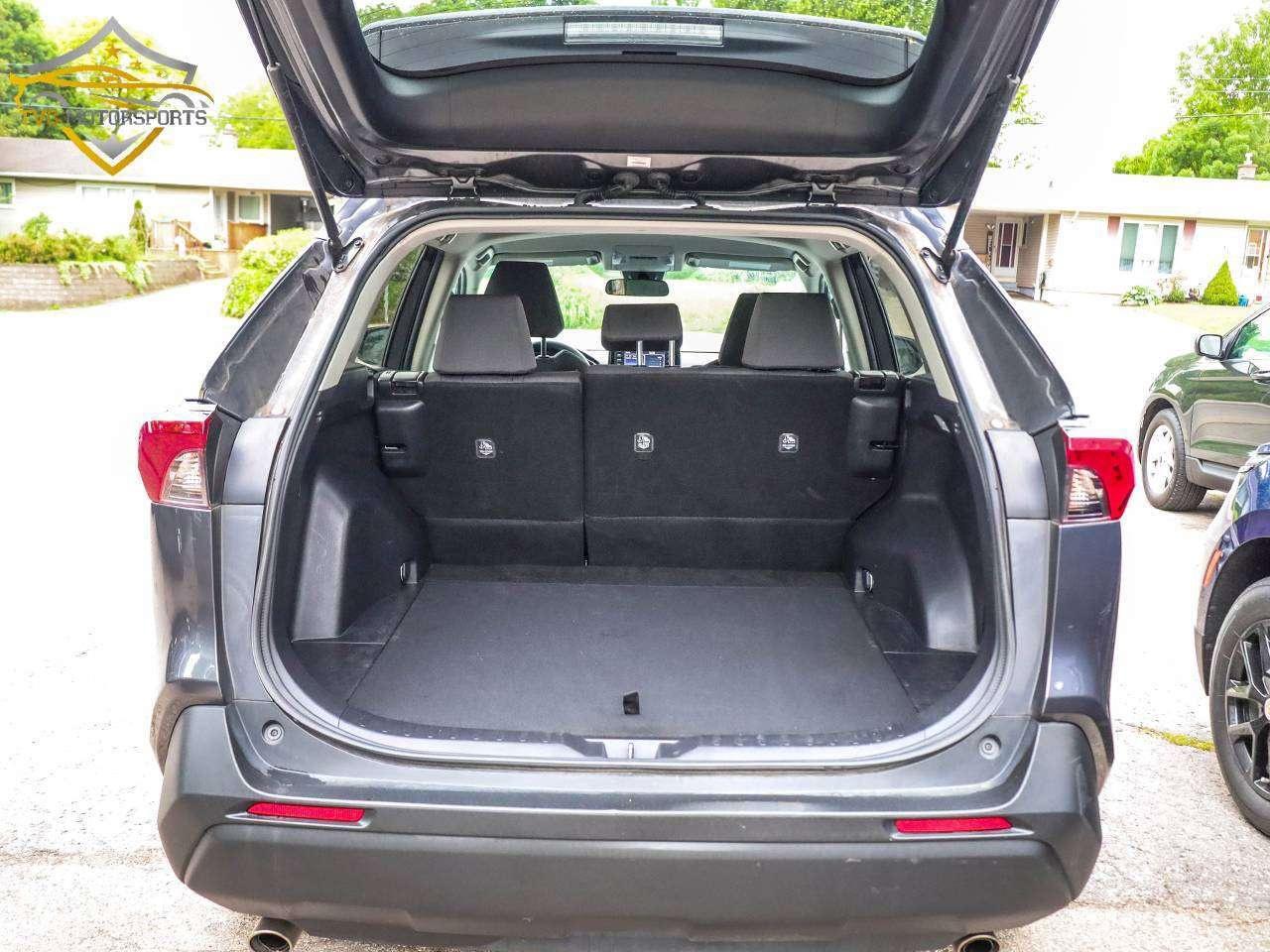 2021 Toyota RAV4 LE AWD   CLEAN CARFAX   SAFETY INCLUDED Photo