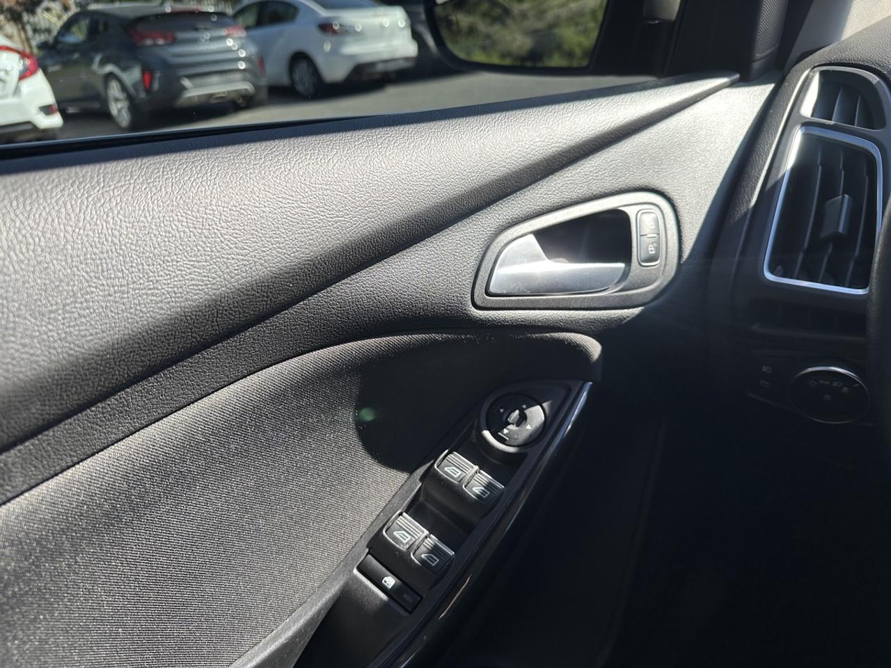 2018 Ford Focus Titanium Photo
