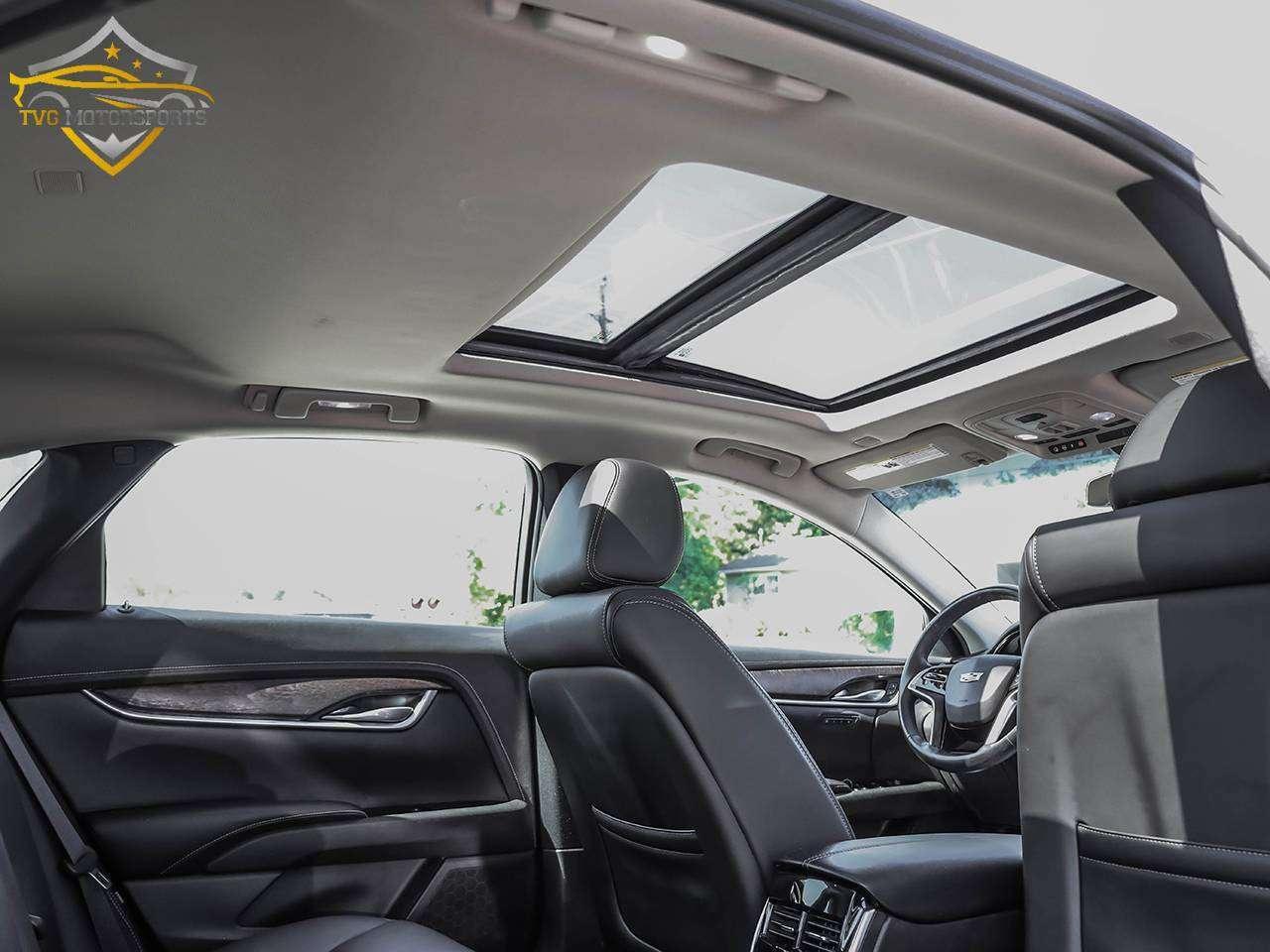 2018 Cadillac XTS PREMIUM LUXURY AWD PANO ROOF BOSE - LOW KMS! Photo