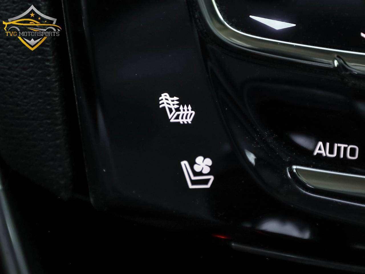 2018 Cadillac XTS PREMIUM LUXURY AWD PANO ROOF BOSE - LOW KMS! Photo