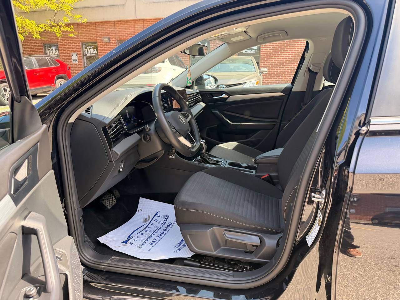2025 Volkswagen Jetta TRENDLINE AUTO Photo