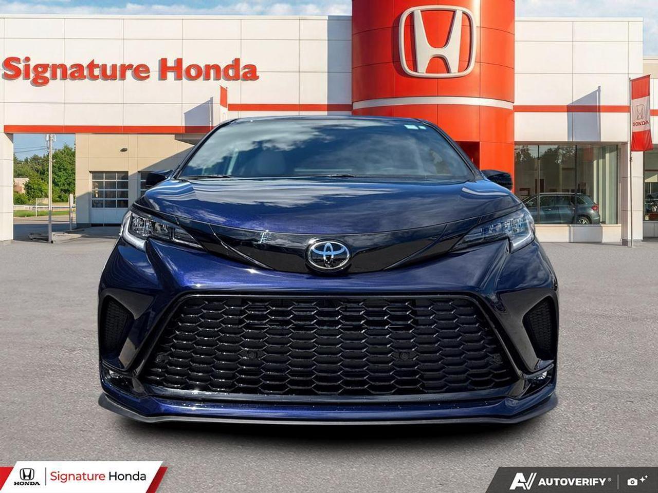 2026 Toyota Sienna LIMITED Photo