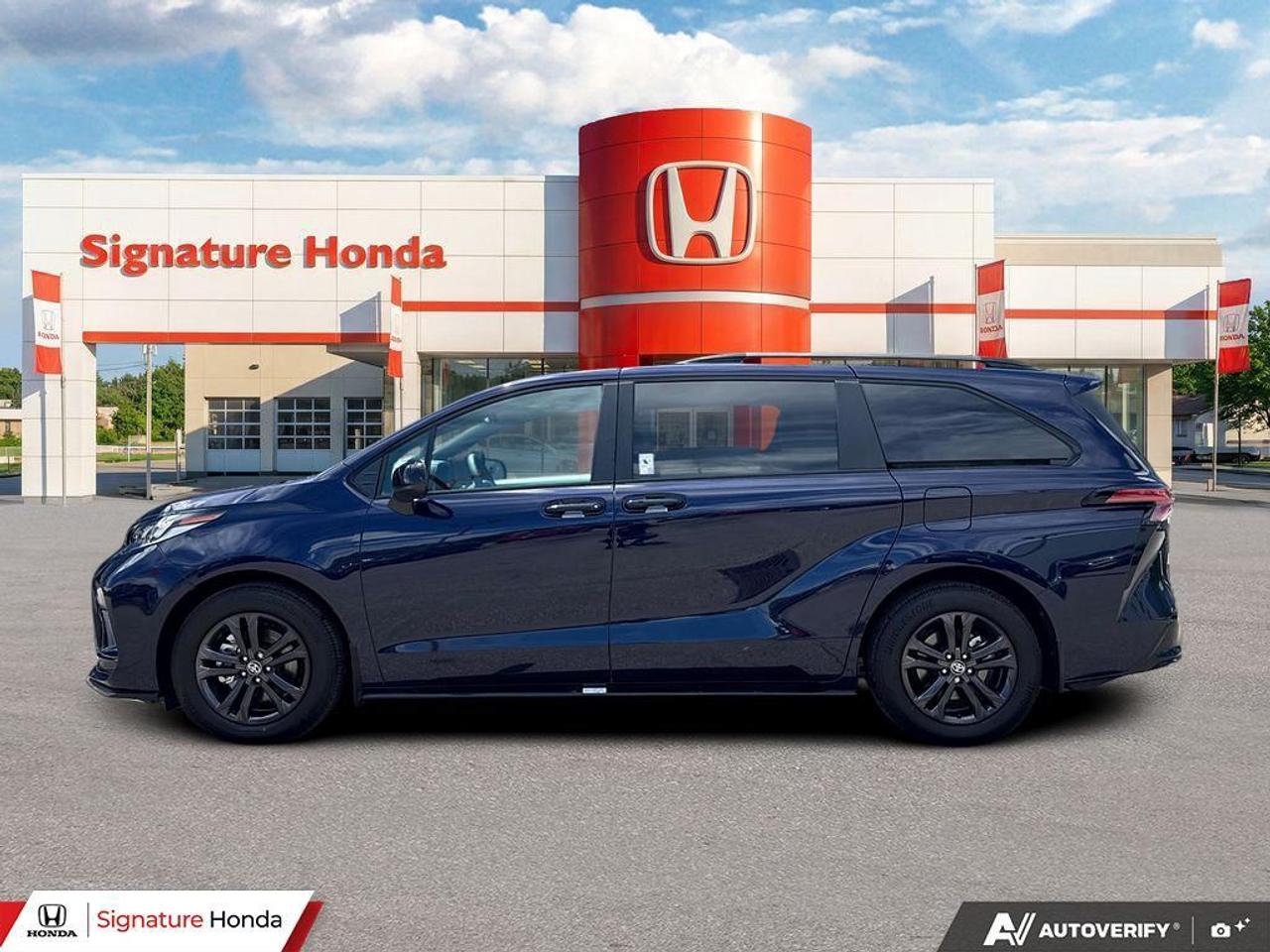 2026 Toyota Sienna LIMITED Photo2