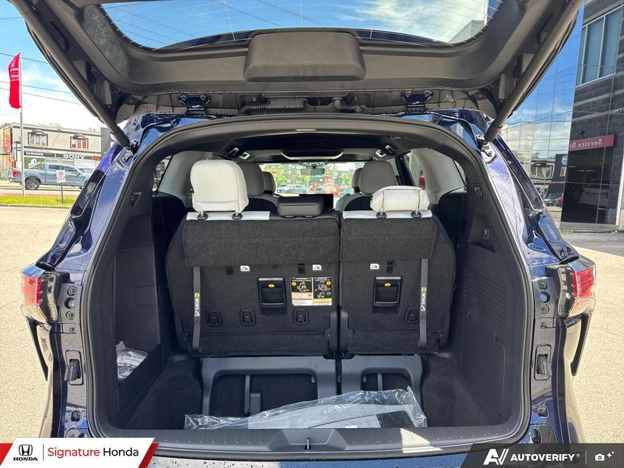 2026 Toyota Sienna LIMITED Photo