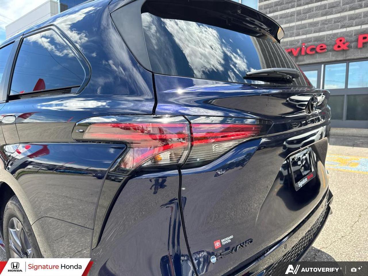 2026 Toyota Sienna LIMITED Photo