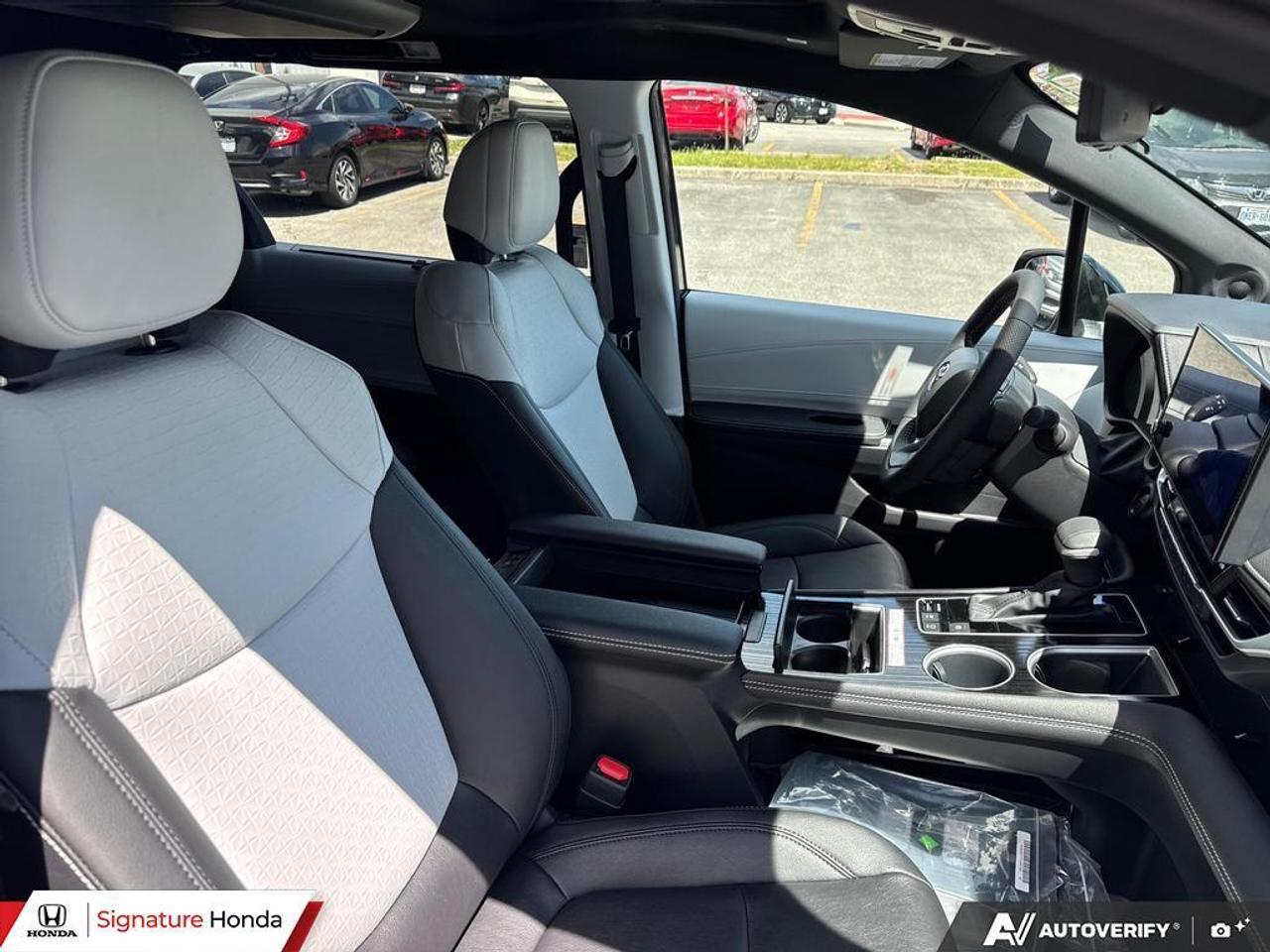 2026 Toyota Sienna LIMITED Photo