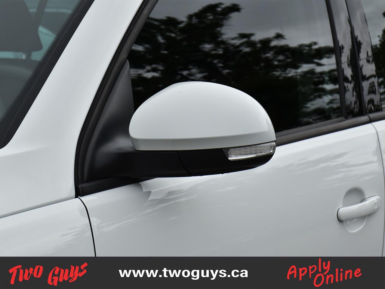 2016 Volkswagen Tiguan Comfortline AWD Back Up Camera Photo3
