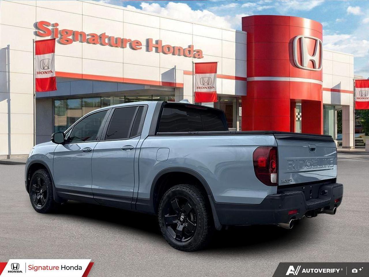 2025 Honda Ridgeline Black Edition Photo3