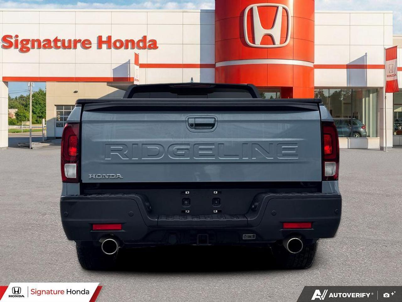 2025 Honda Ridgeline Black Edition Photo4