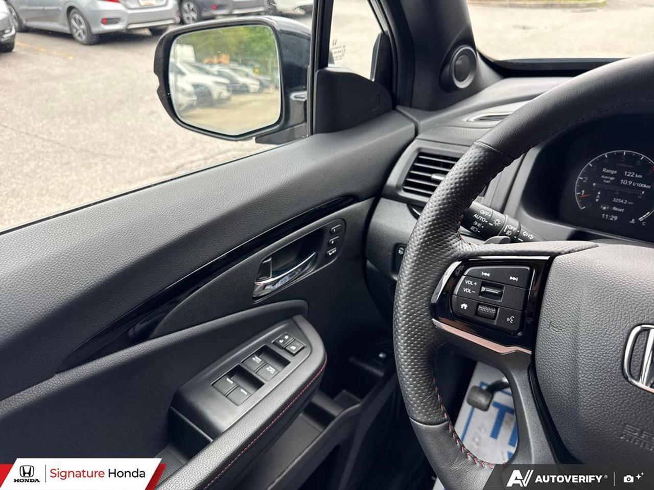 2025 Honda Ridgeline Black Edition Photo