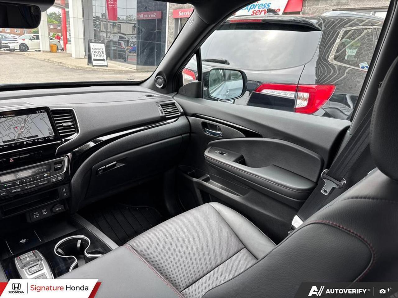 2025 Honda Ridgeline Black Edition Photo