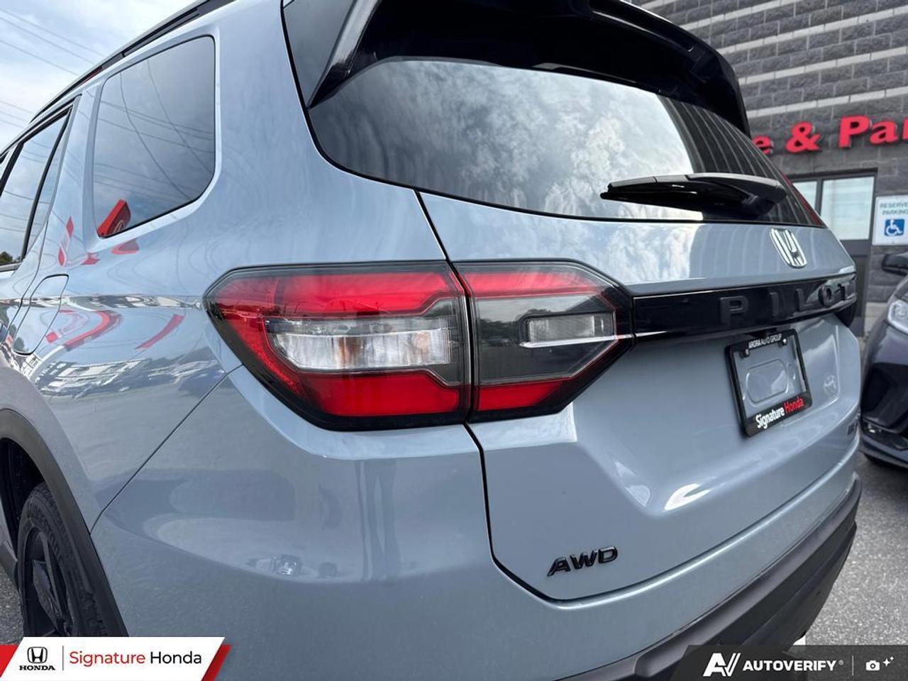 2025 Honda Pilot Black Edition Photo