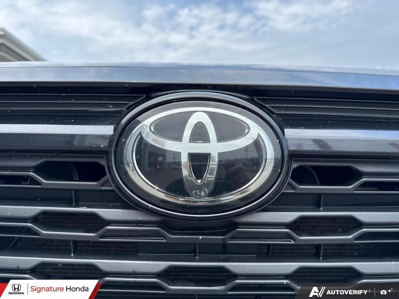 2021 Toyota RAV4 LE Photo