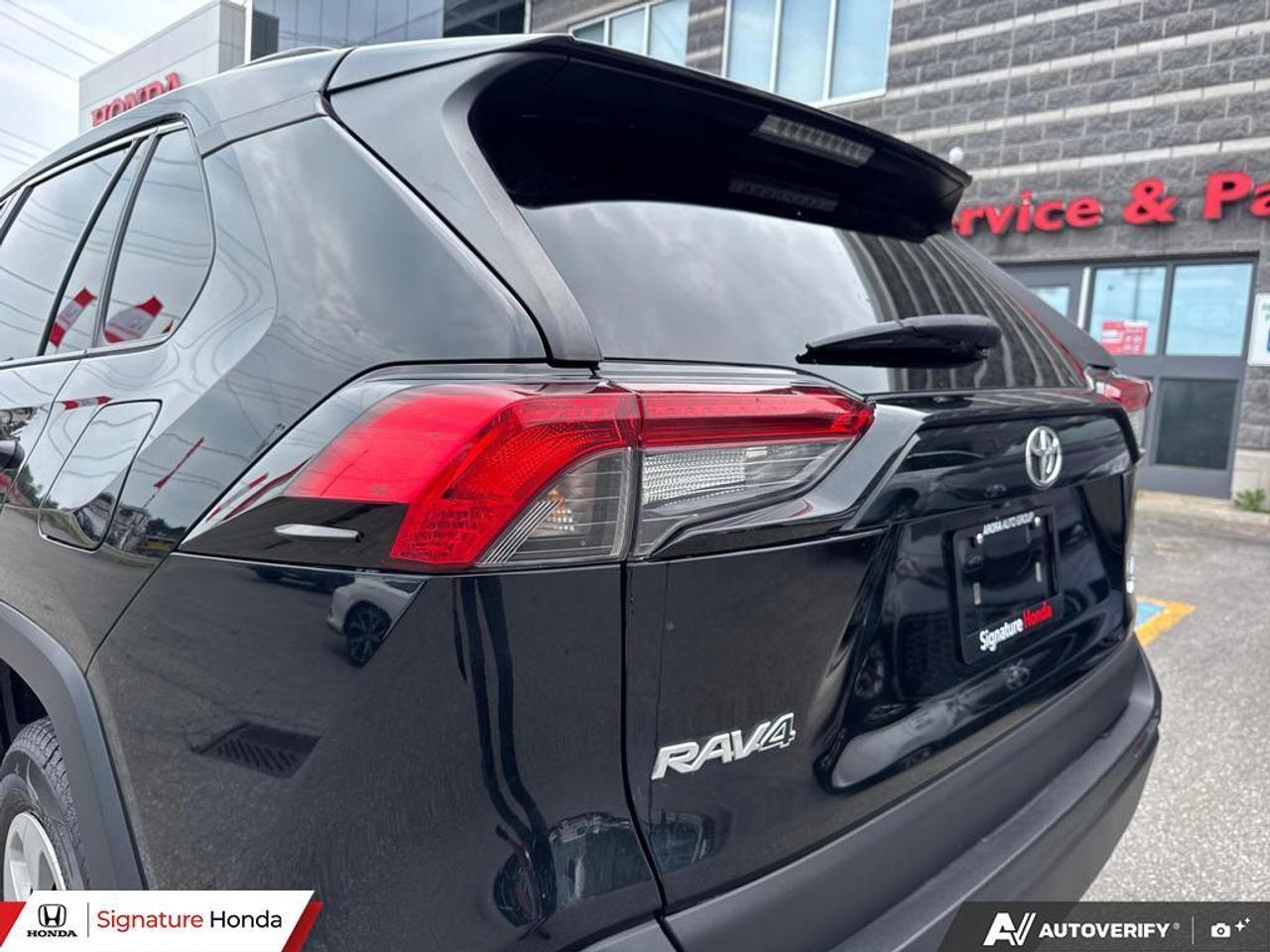 2021 Toyota RAV4 LE Photo