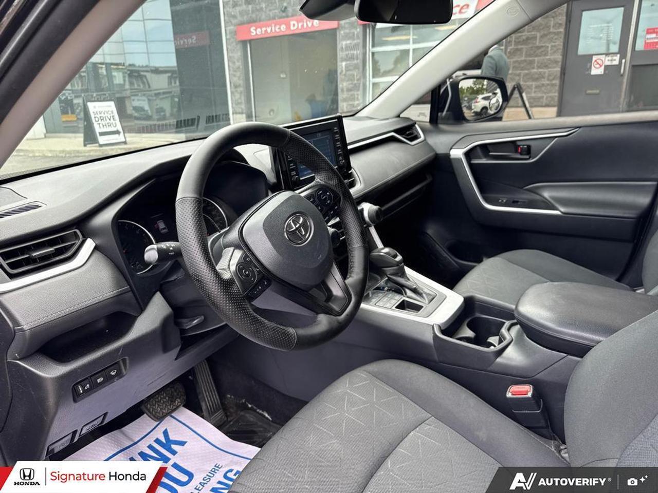 2021 Toyota RAV4 LE Photo