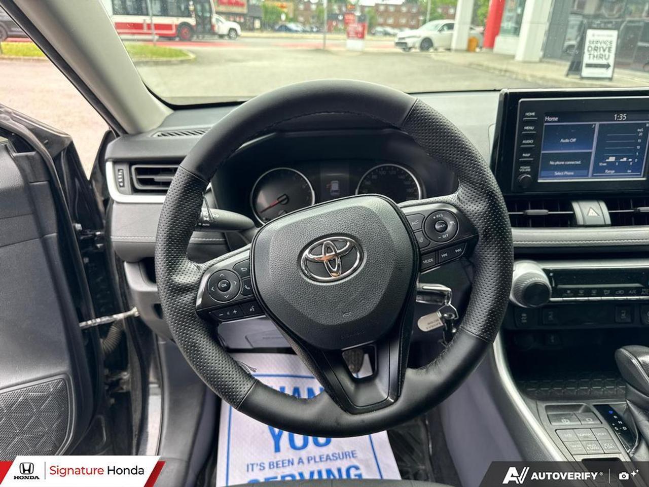 2021 Toyota RAV4 LE Photo