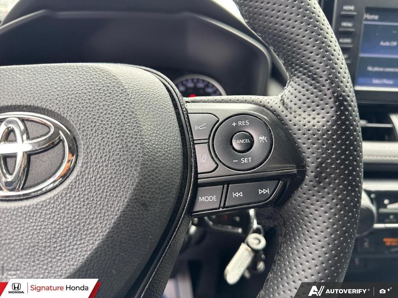 2021 Toyota RAV4 LE Photo