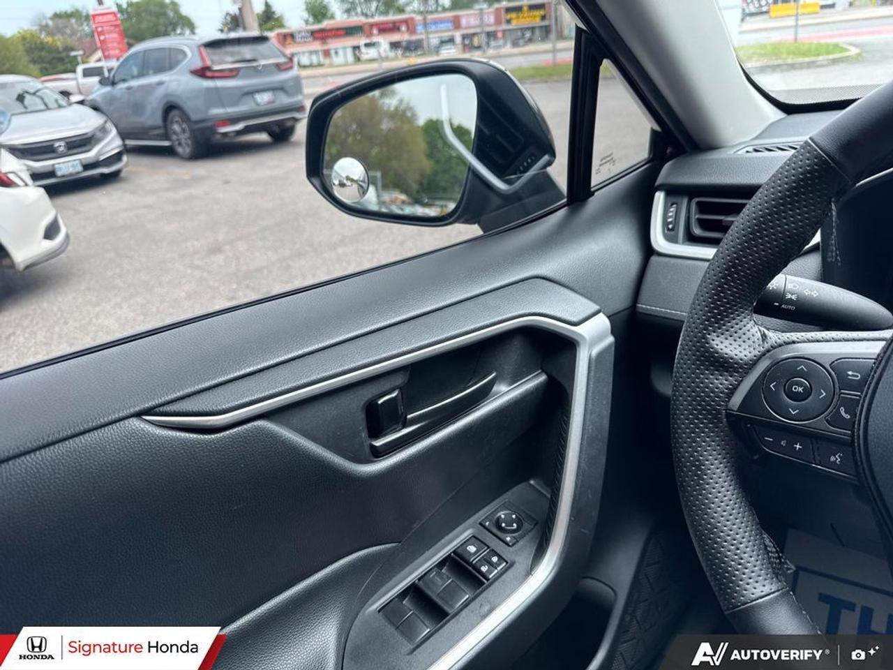 2021 Toyota RAV4 LE Photo
