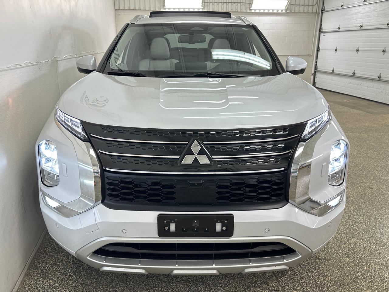2024 Mitsubishi Outlander Phev GT Photo