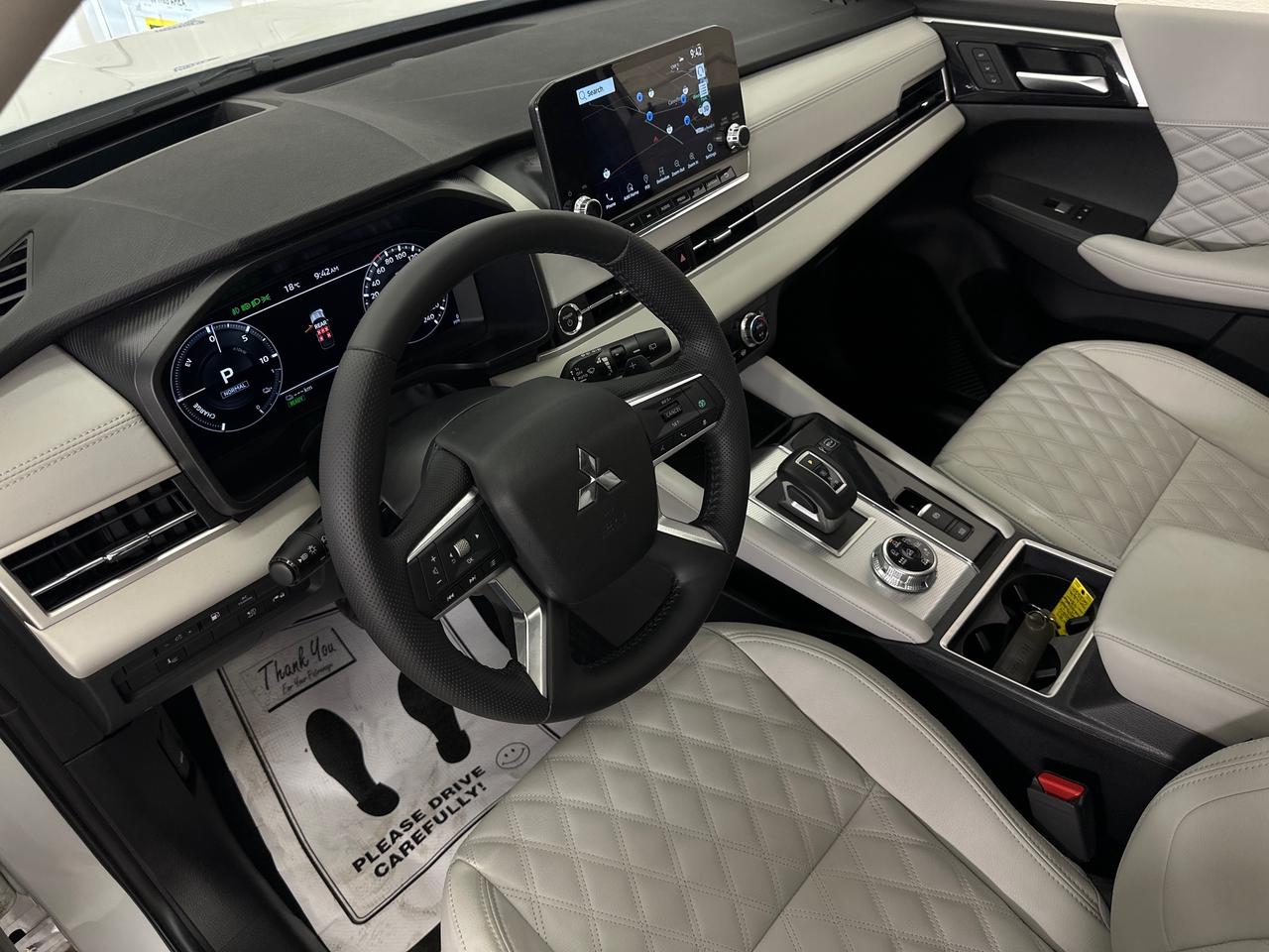 2024 Mitsubishi Outlander Phev GT Photo