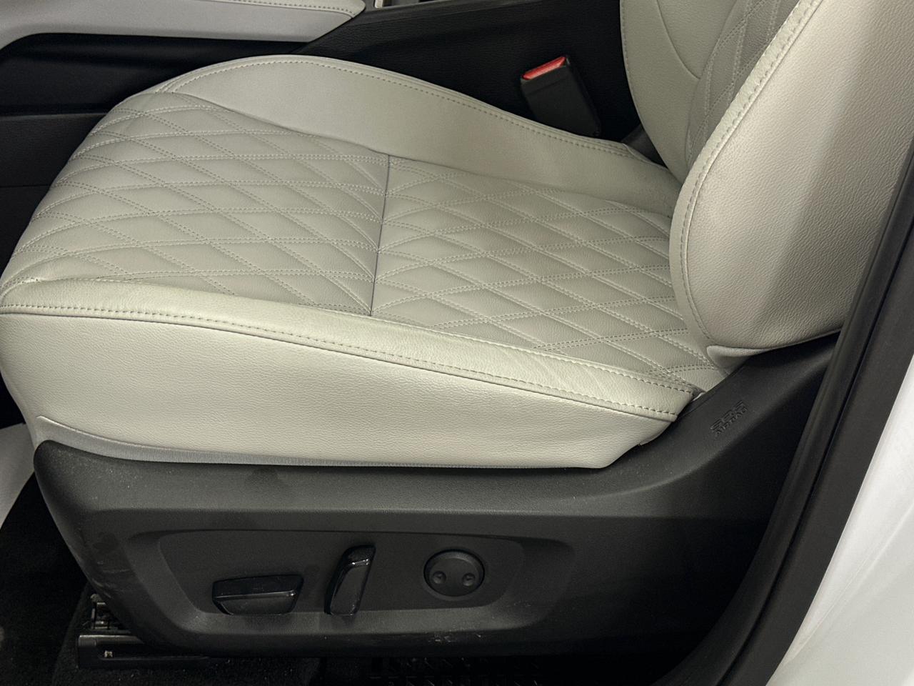 2024 Mitsubishi Outlander Phev GT Photo
