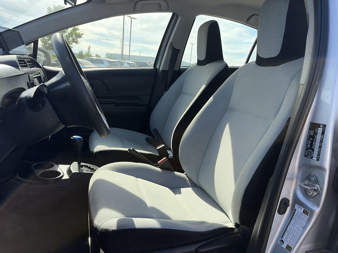 2015 Toyota Prius c eCVT SOLD AS/IS   CLOTH   BLUETOOTH CONNECTION Photo