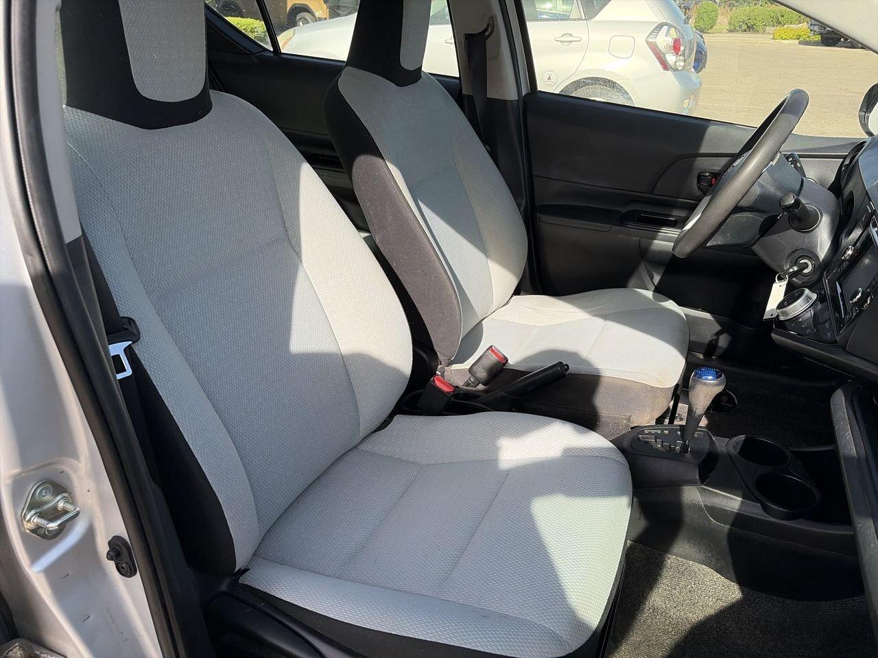 2015 Toyota Prius c eCVT SOLD AS/IS   CLOTH   BLUETOOTH CONNECTION Photo