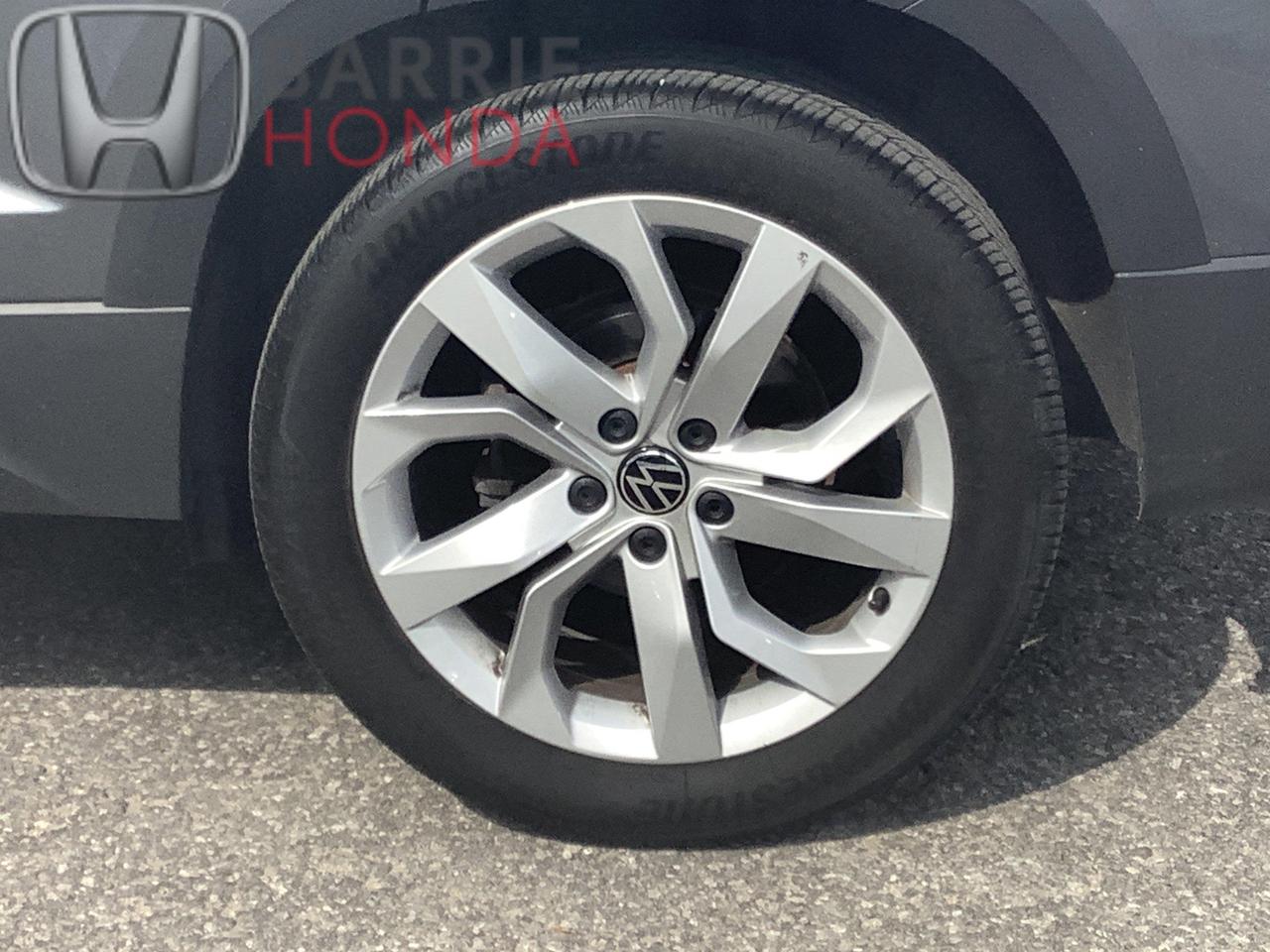 2022 Volkswagen Taos Comfortline 4dr All-Wheel Drive 4MOTION Photo