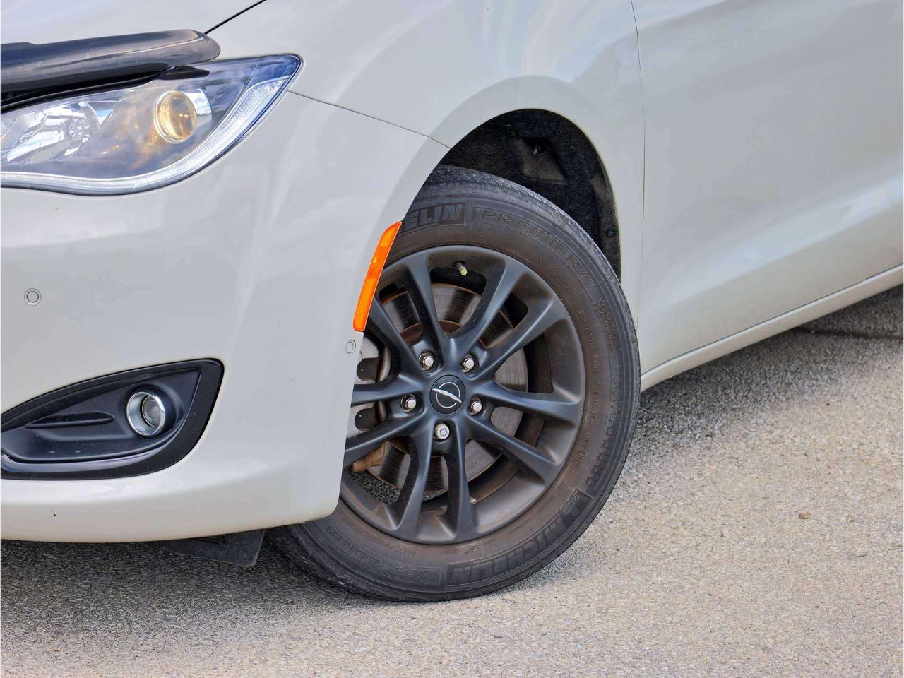2020 Chrysler Pacifica Launch Edition Photo