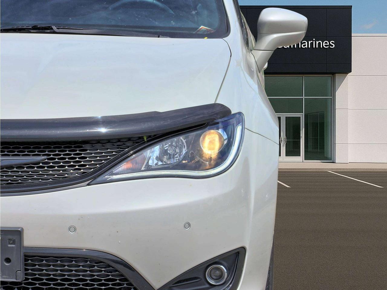 2020 Chrysler Pacifica Launch Edition Photo