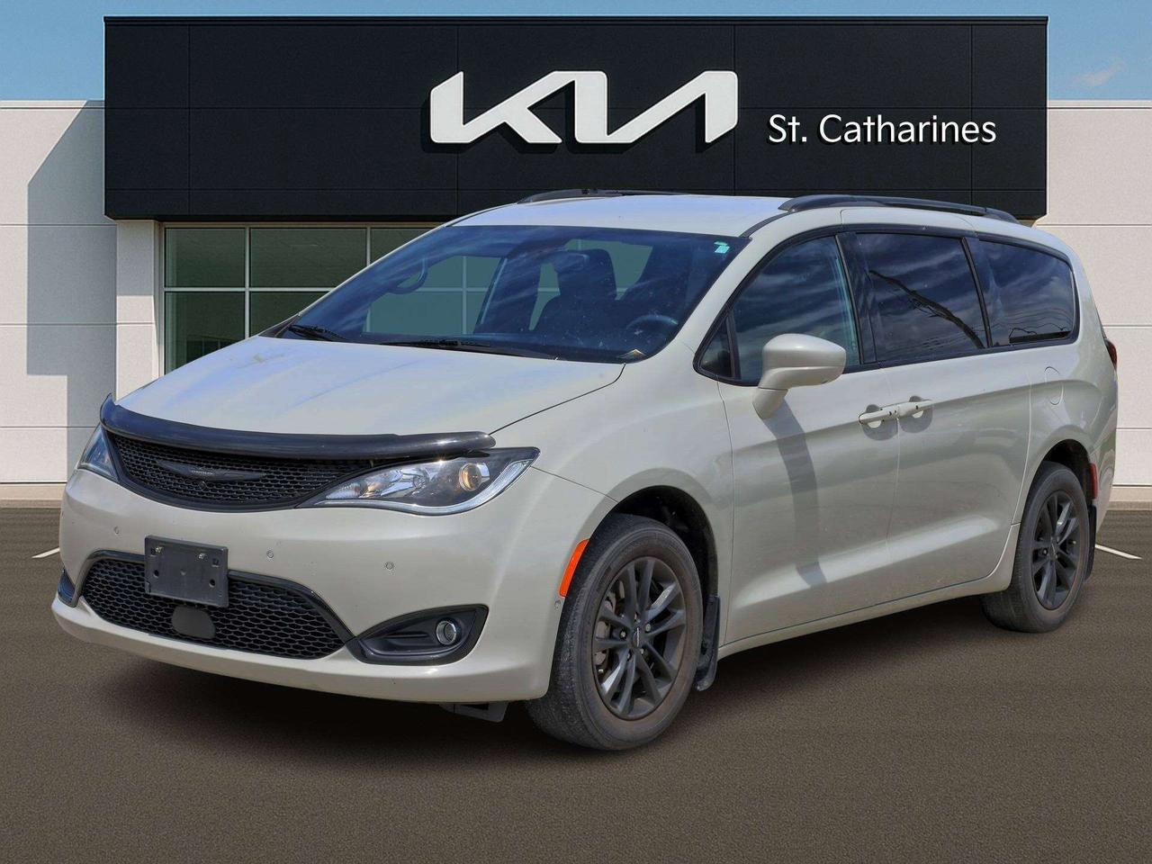 2020 Chrysler Pacifica Launch Edition Photo