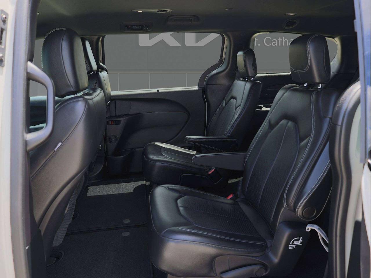 2020 Chrysler Pacifica Launch Edition Photo