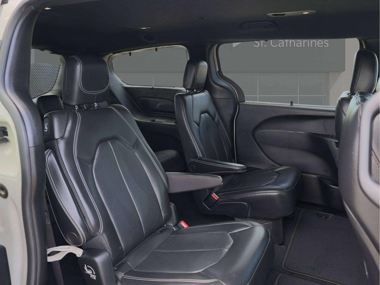 2020 Chrysler Pacifica Launch Edition Photo