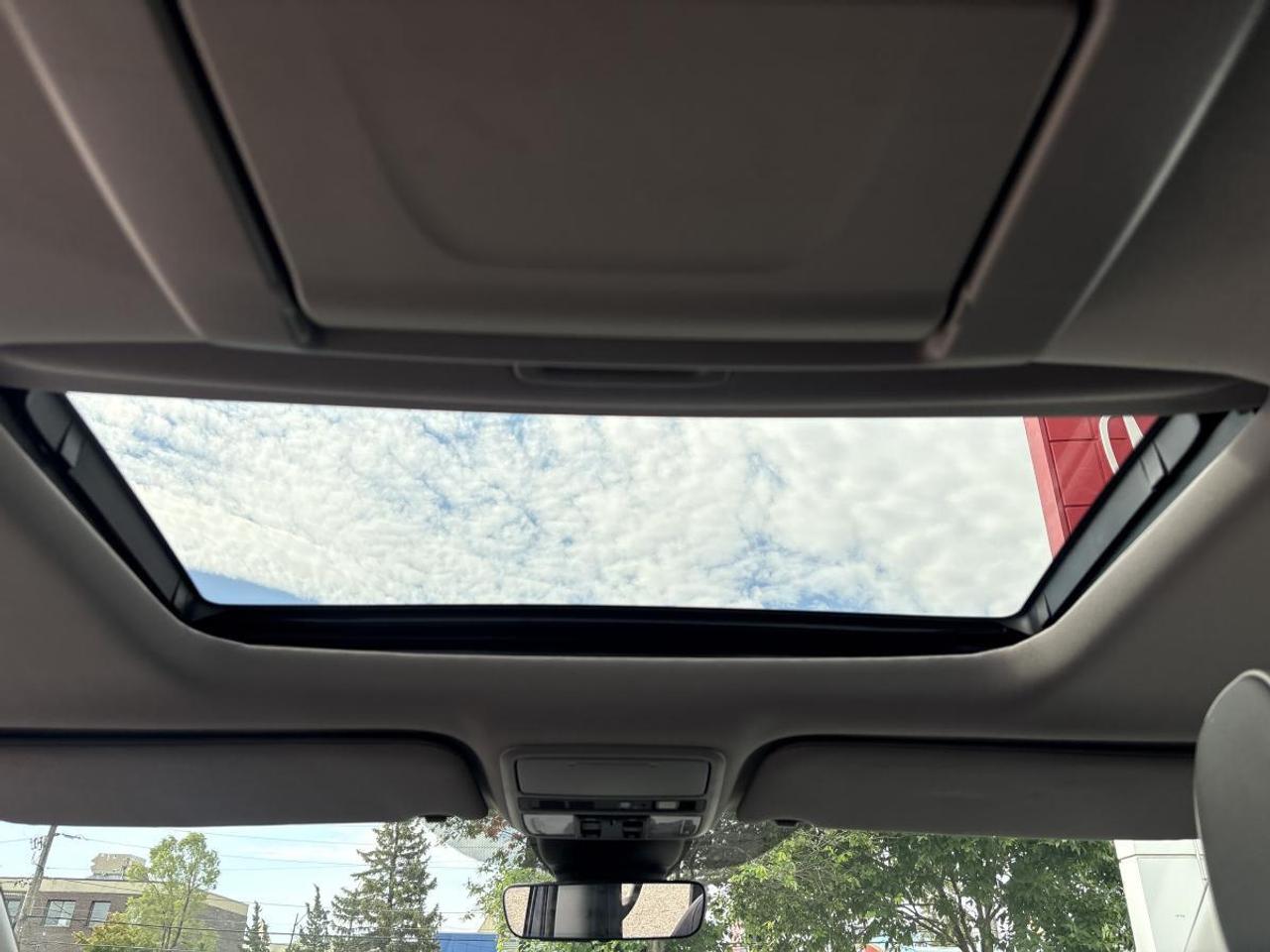 2023 Honda Odyssey Touring GPS/Leather/Sunroof/Keyless Entry Photo
