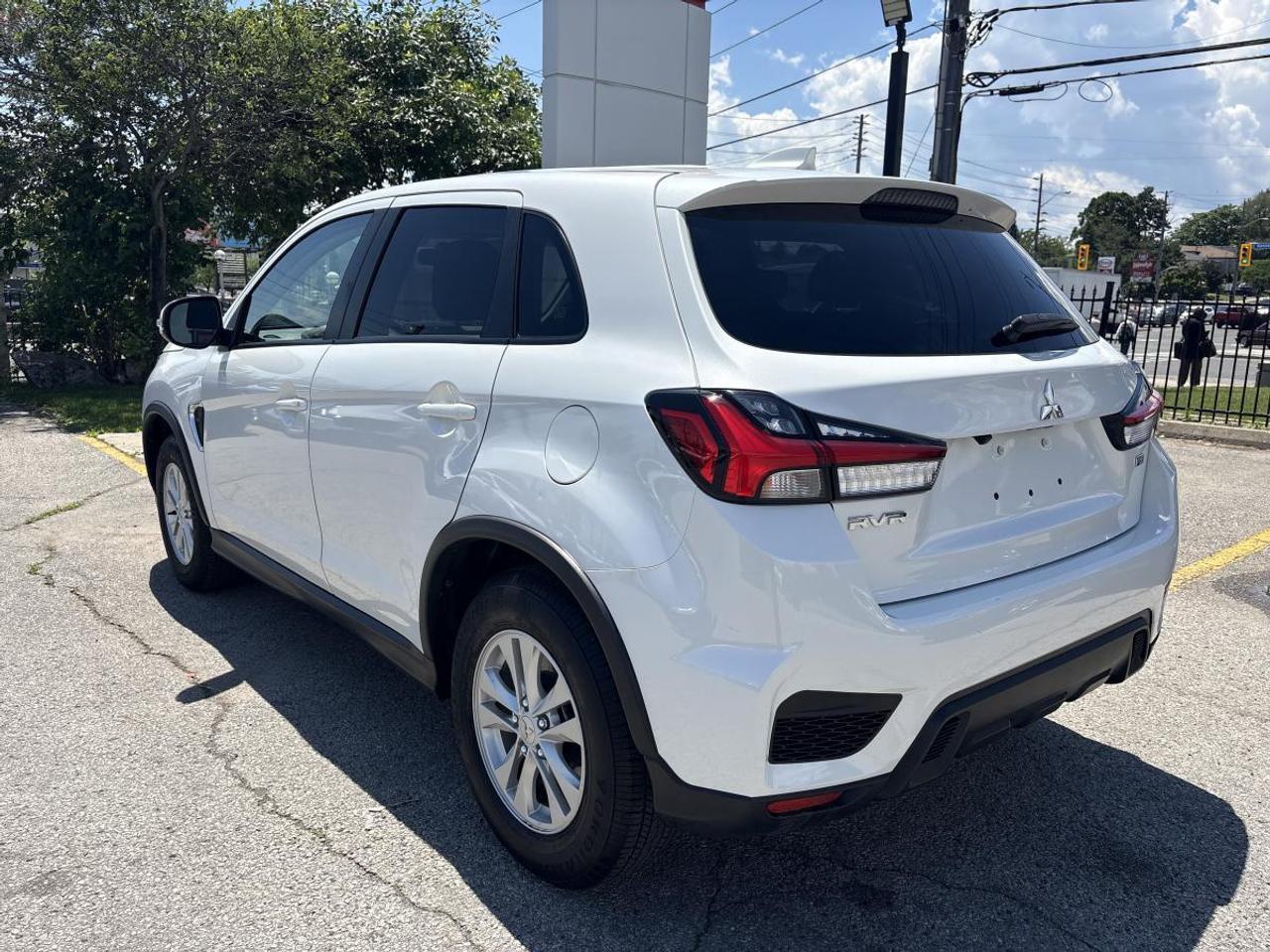 2021 Mitsubishi RVR SE AWD Clean Carfax Photo