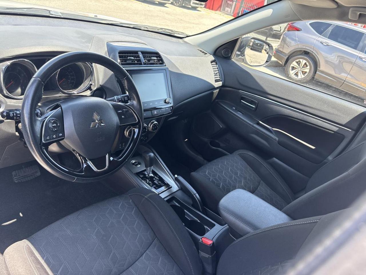 2021 Mitsubishi RVR SE AWD Clean Carfax Photo