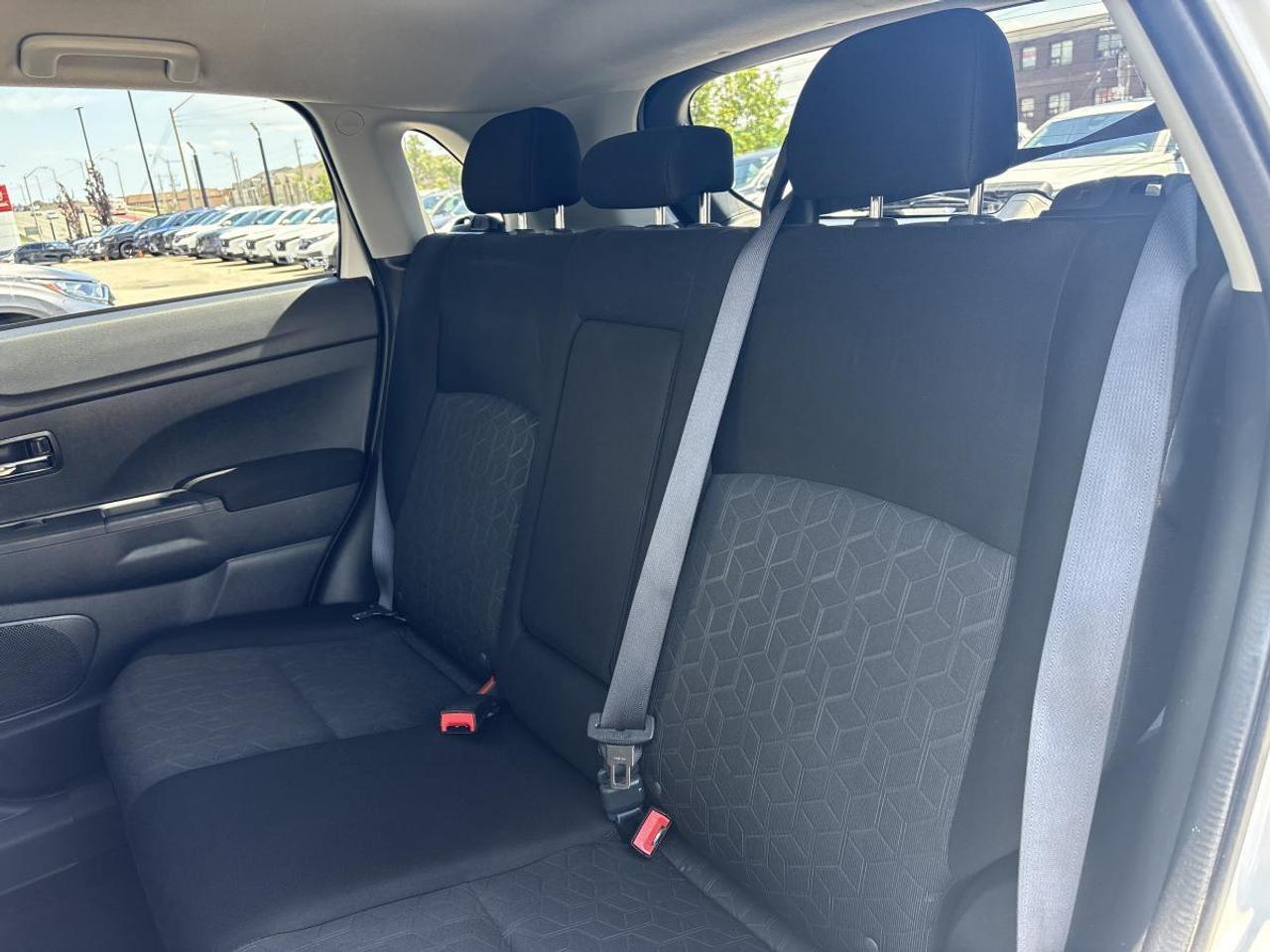 2021 Mitsubishi RVR SE AWD Clean Carfax Photo