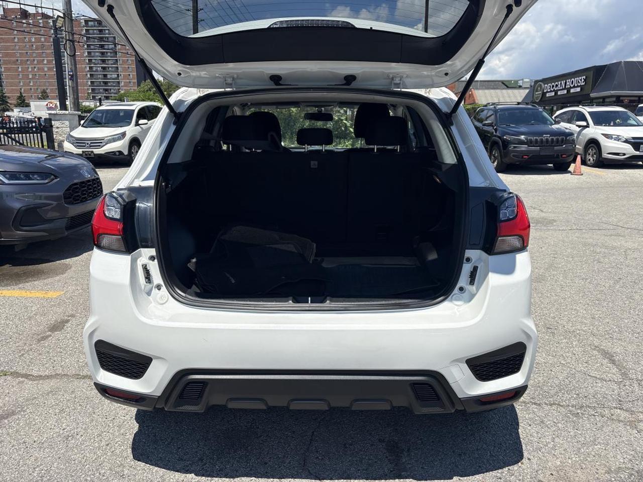 2021 Mitsubishi RVR SE AWD Clean Carfax Photo