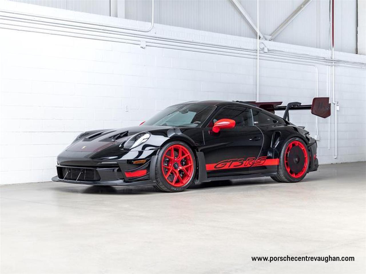 2025 Porsche 911  Photo0