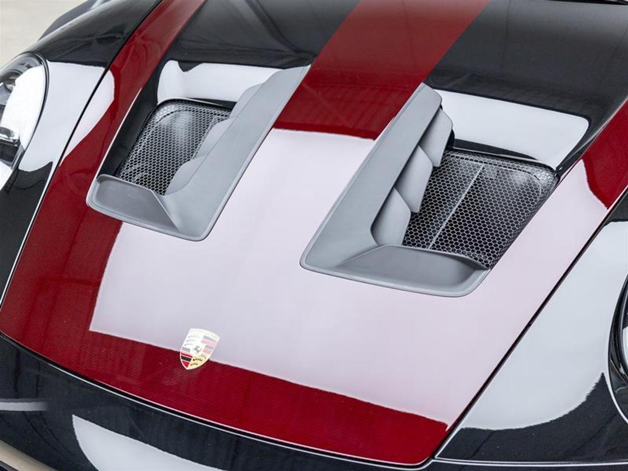 2025 Porsche 911  Photo