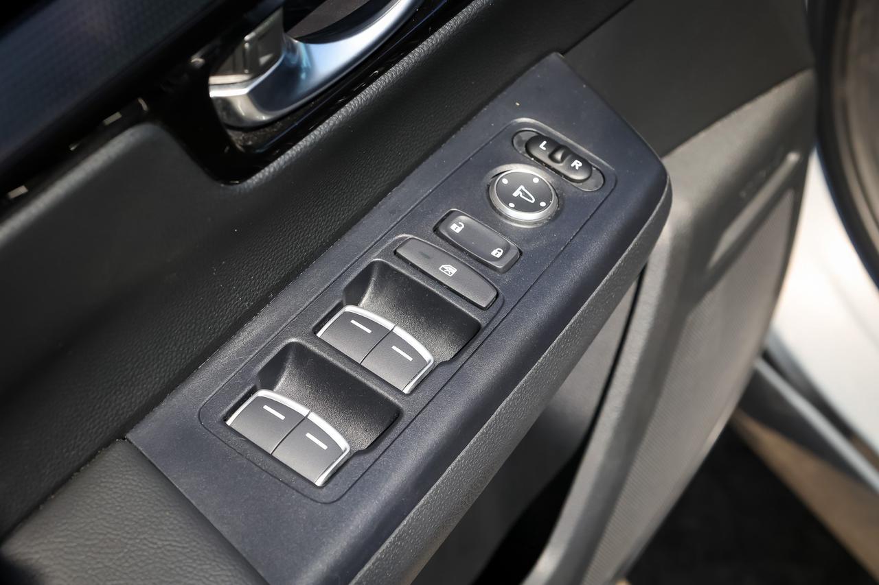 2024 Honda CR-V Hybrid Touring 4dr All-Wheel Drive Photo