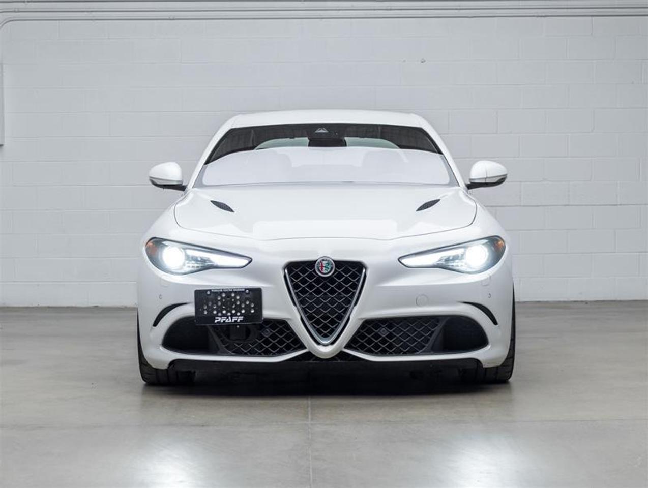 2017 Alfa Romeo Giulia  Photo