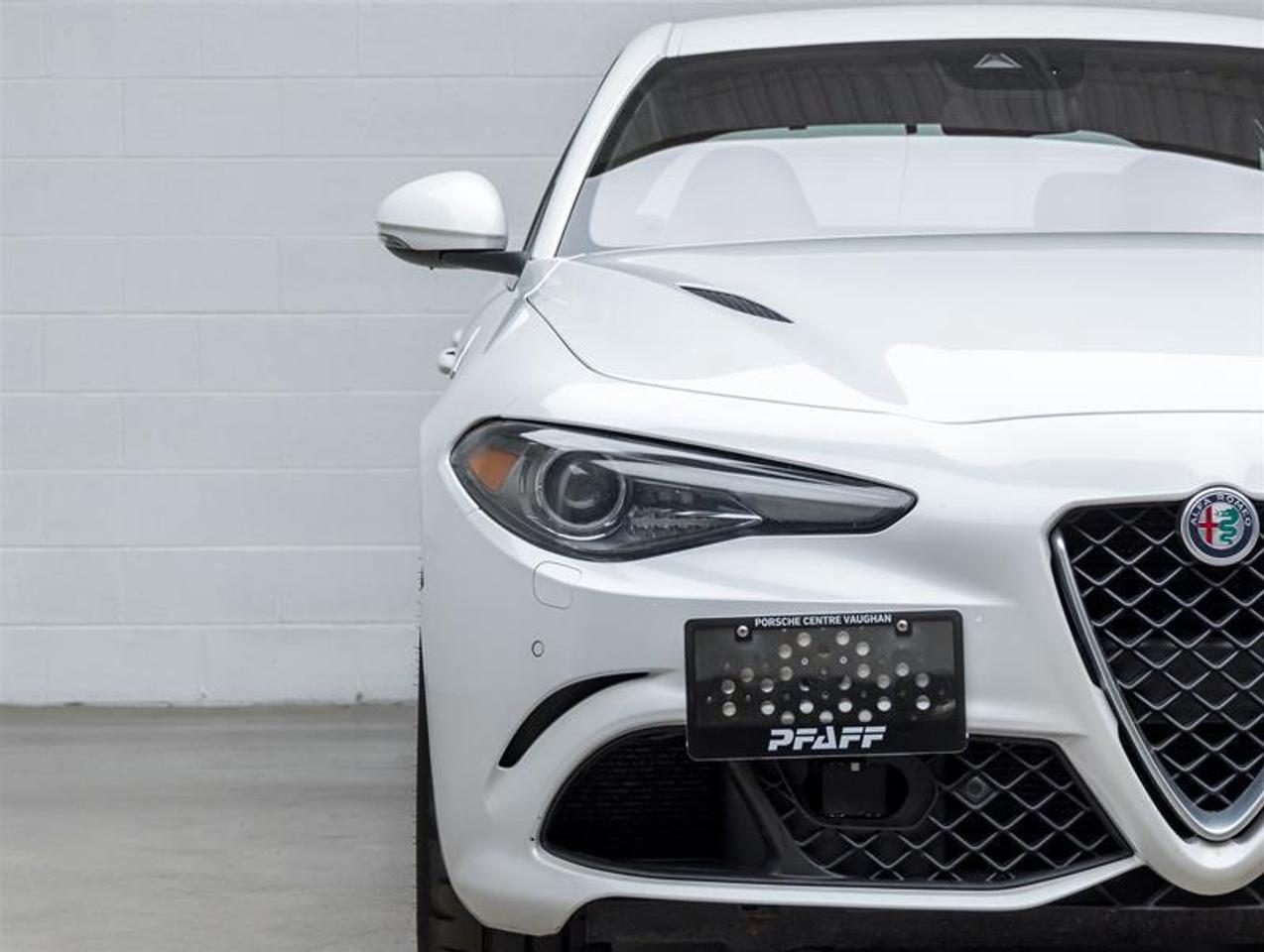 2017 Alfa Romeo Giulia  Photo