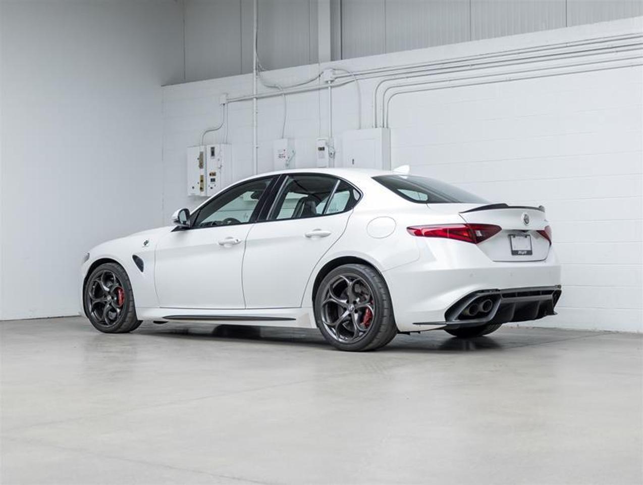 2017 Alfa Romeo Giulia  Photo