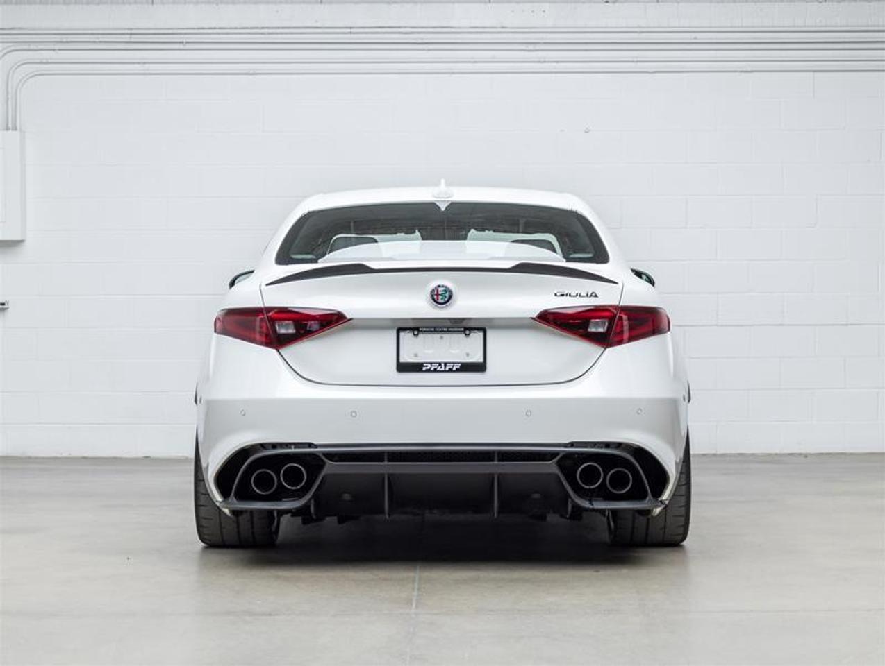 2017 Alfa Romeo Giulia  Photo