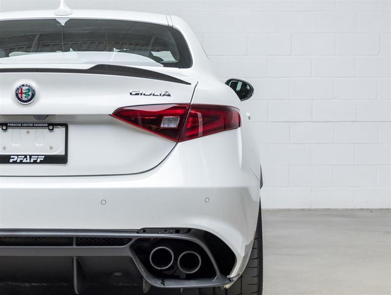 2017 Alfa Romeo Giulia  Photo