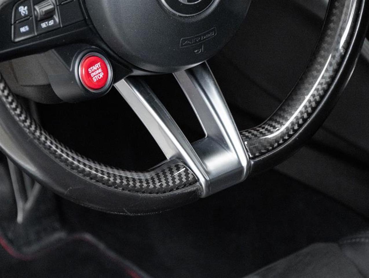 2017 Alfa Romeo Giulia  Photo