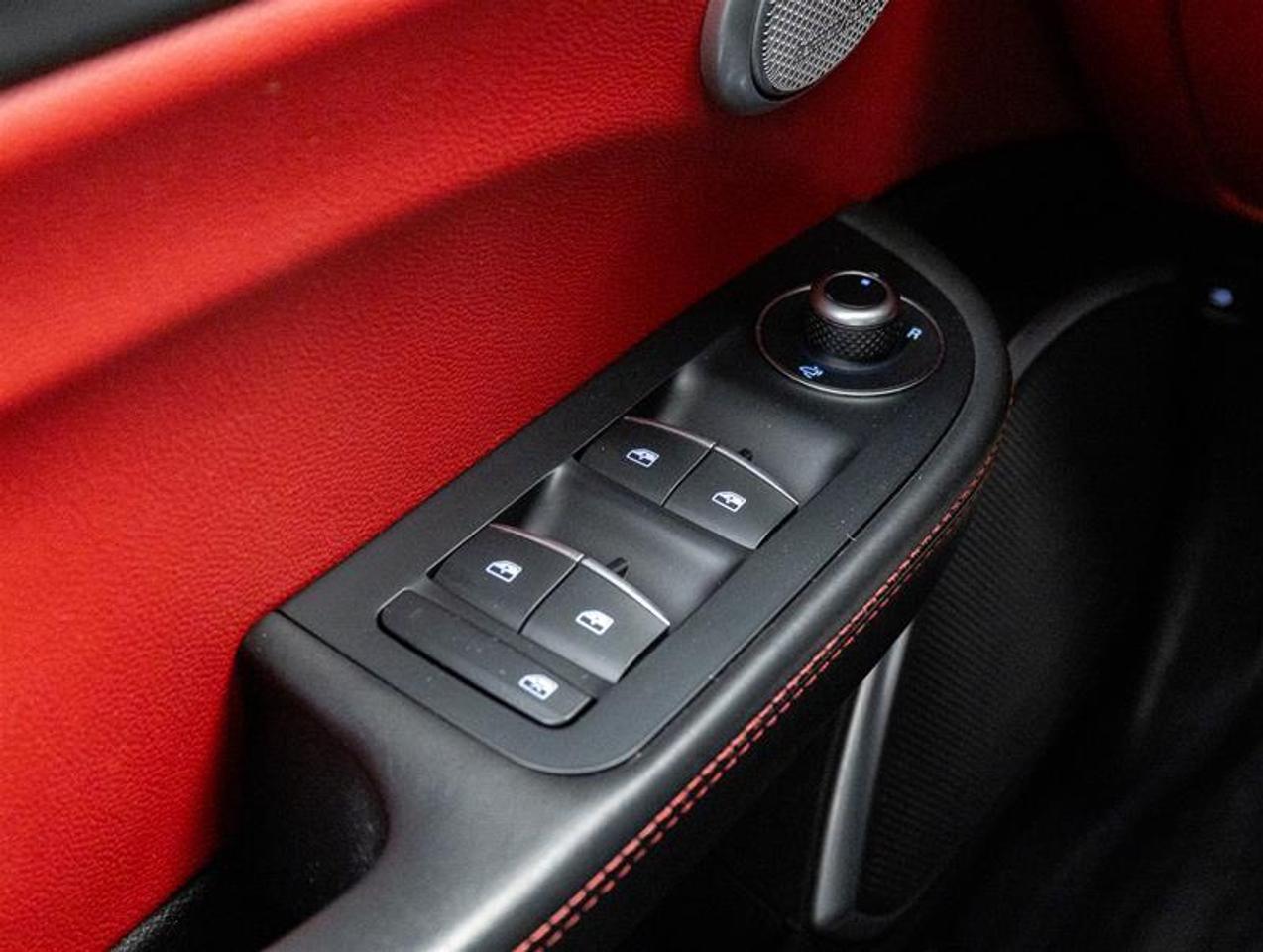 2017 Alfa Romeo Giulia  Photo